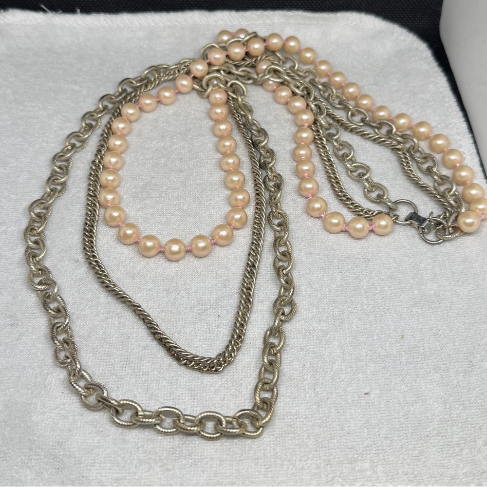 Elegant Silver and Pink Pearl Necklace